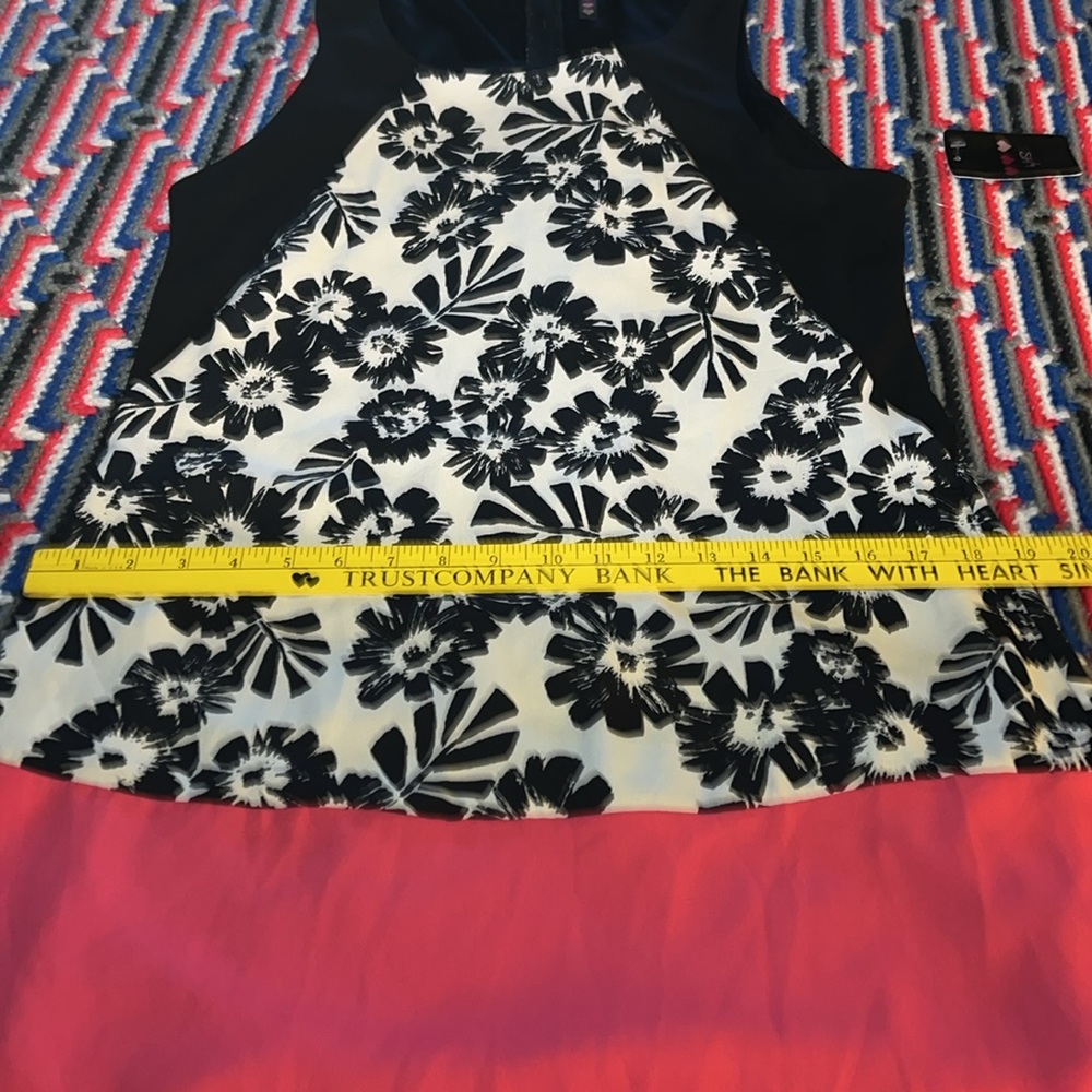 Big Strike USA New With Tags Large black/white/red floral sleeveless dress - Picture 14 of 14